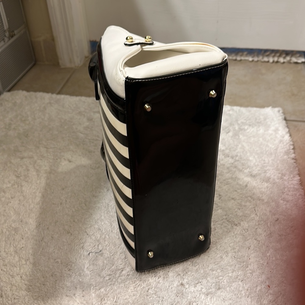 Purse - Picture 4 of 12